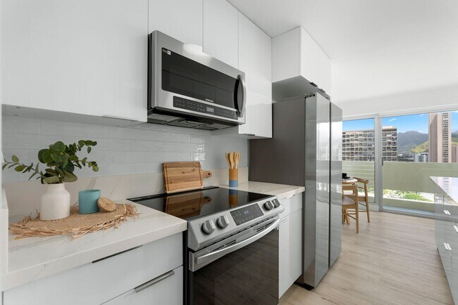 Building Photo - Renovated Unfurnished 2 bedroom, 1.5 bath ...