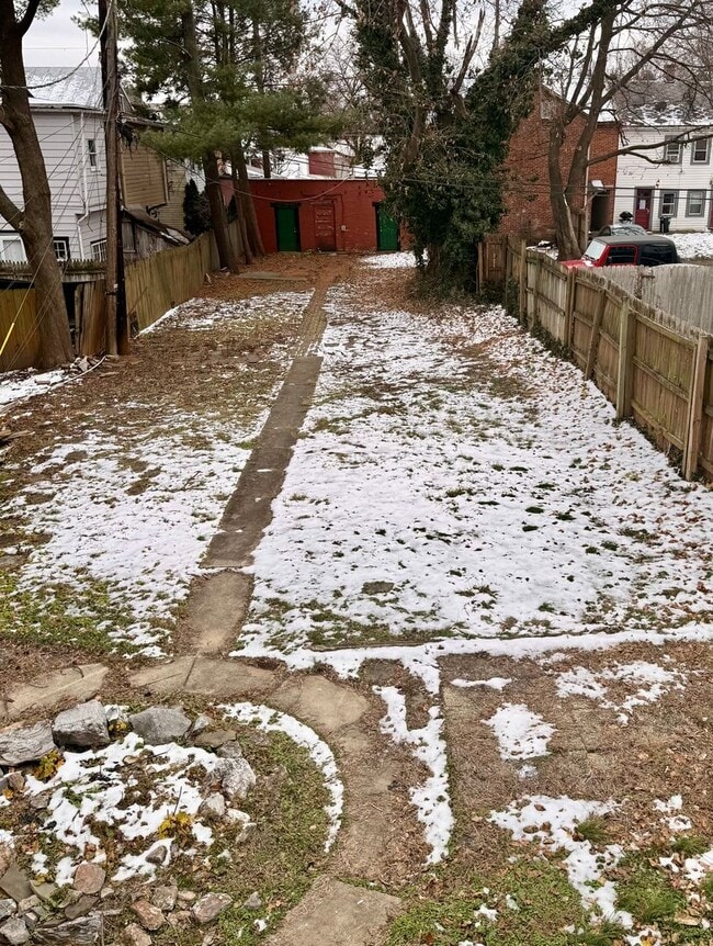 Building Photo - Charming & Spacious Historic 5-Bedroom Home for Rent in Carlisle, PA