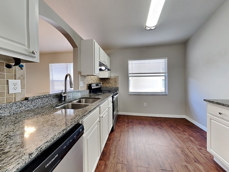 Building Photo - 12725 Adventure Dr