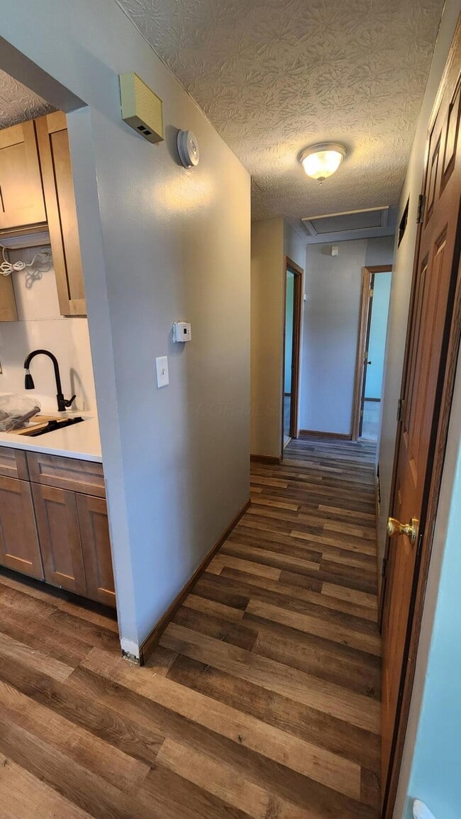 Building Photo - 620 Mistletoe Ct