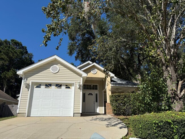 Primary Photo - East Tallahassee Home In Weems Plantation