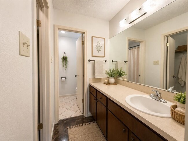 Building Photo - 701 Gamez Cove