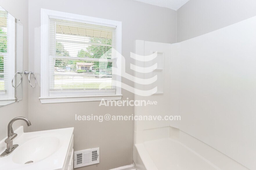 Building Photo - 110 Colbert Blvd