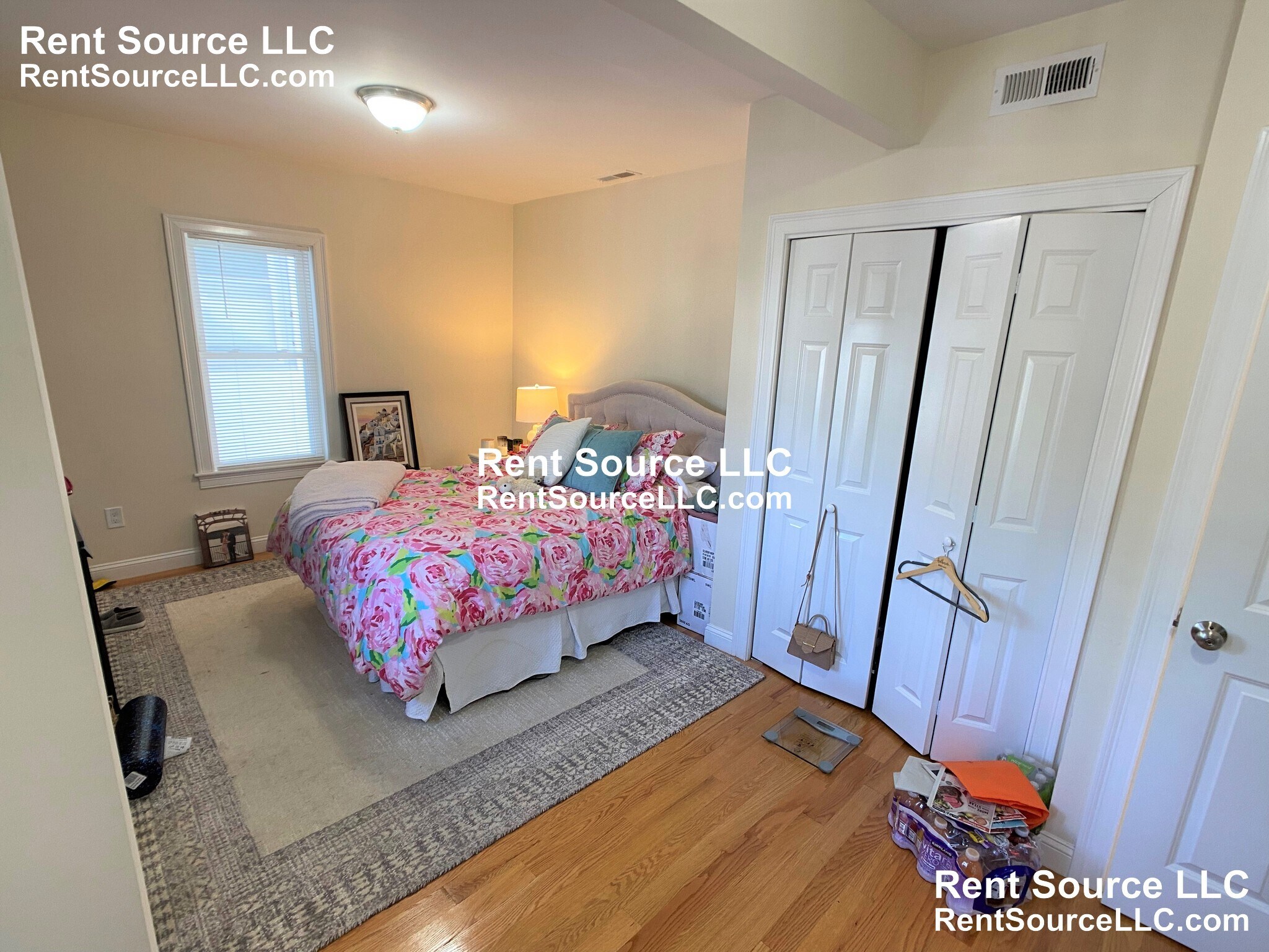 Building Photo - 537 Main St