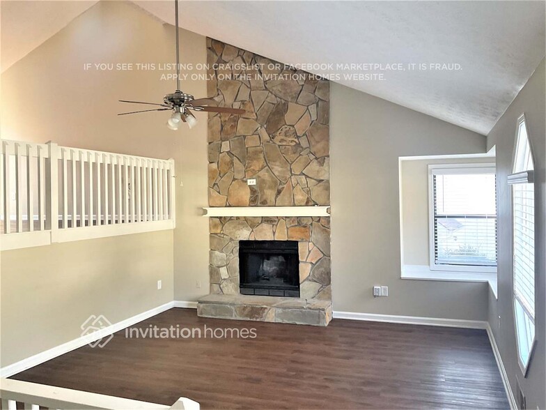 Building Photo - 2850 Park Chase Dr