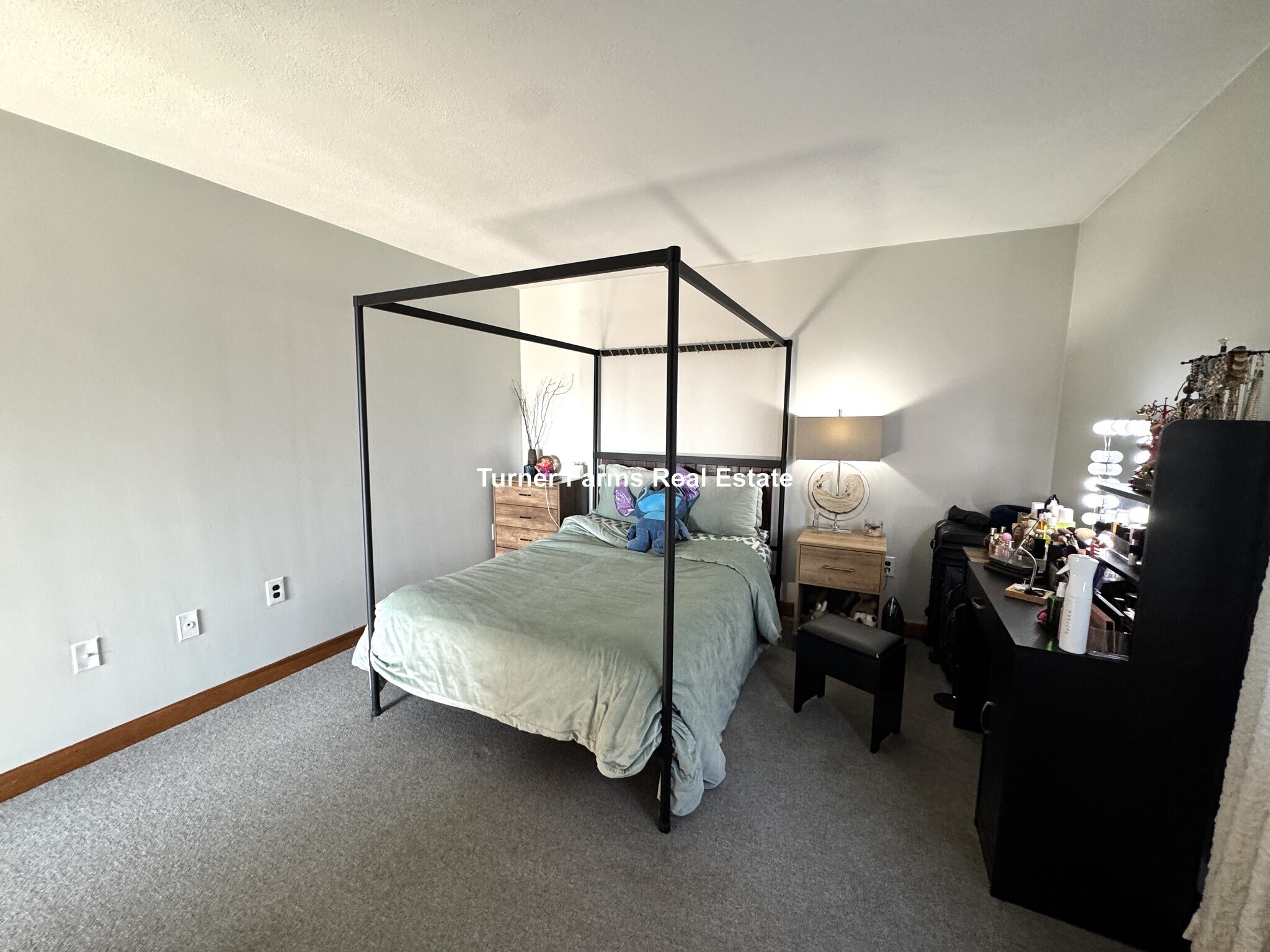 Building Photo - 10 Garfield Ave