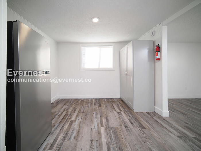 Building Photo - 43414 SE N Bend Way