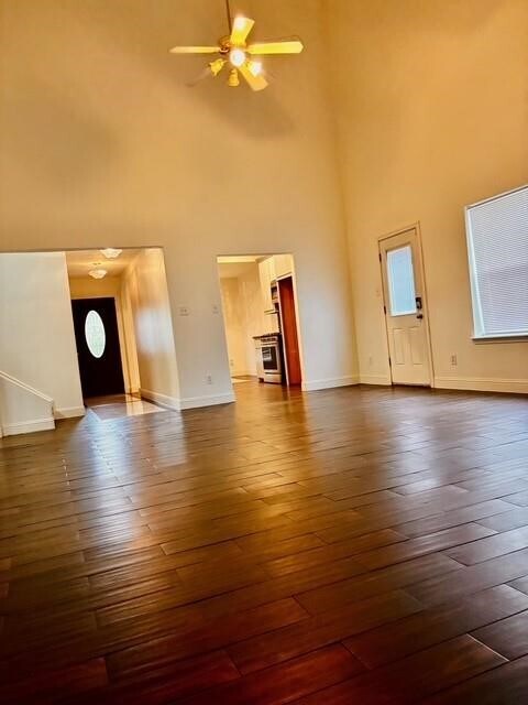 Building Photo - 23915 Floragate Dr