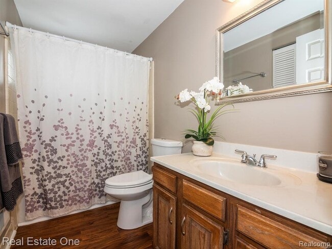 Building Photo - 1323 Laurel Valley Dr