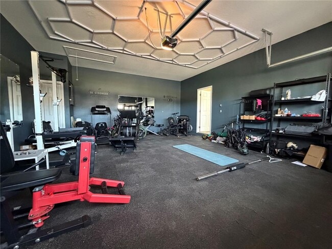 Building Photo - 2422 Riverbank Cv