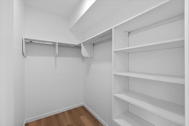 Building Photo - 204 S Leavitt St