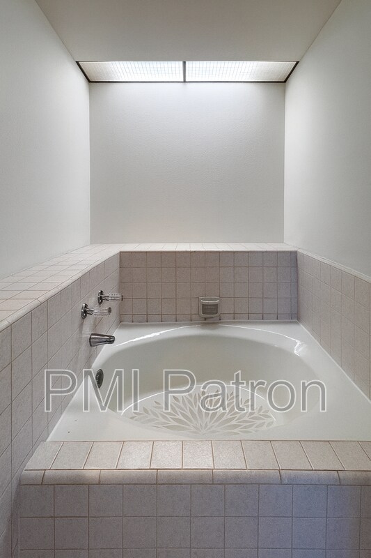 Building Photo - 4549 Chantry Ct