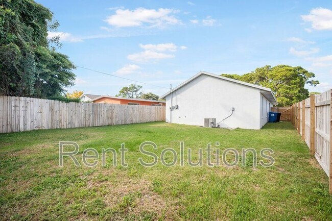 Building Photo - 5400 9th Ave N