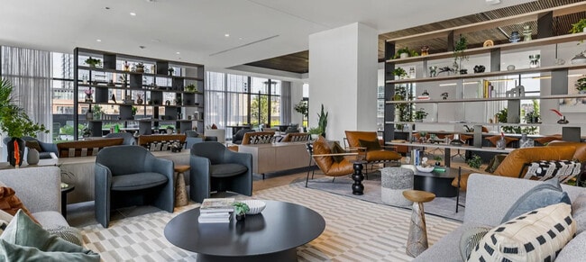 Building Photo - 225 N Elizabeth St