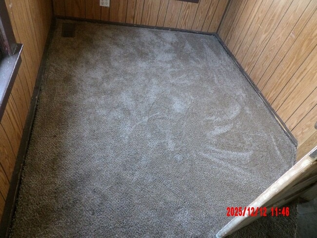 Building Photo - 2 Full Bedroom House with TWO BONUS rooms!