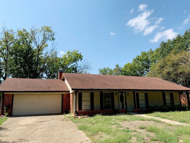 Primary Photo - South Tyler! Lovely 3 Bedroom, 2 Bath Home...