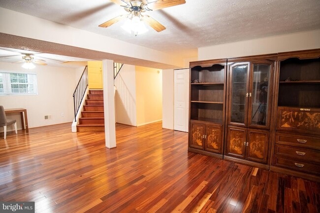 Building Photo - 10038 Chatelaine Cir