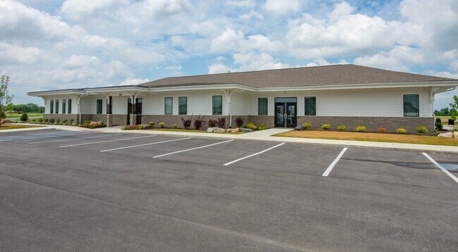 Building Photo - 4 Bed 2.5 Bath