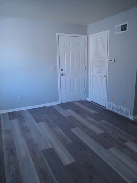 Building Photo - 4438 N 61st St