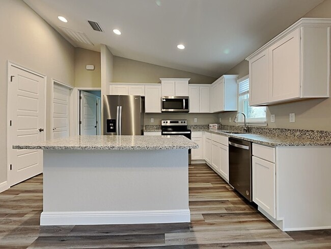 Building Photo - 7292 N Gibralter Dr