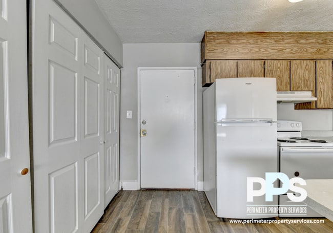Building Photo - 1040 Sandtown Rd SW