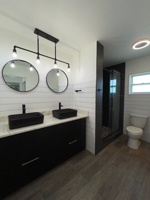 Building Photo - 8811 Bay Pointe Dr