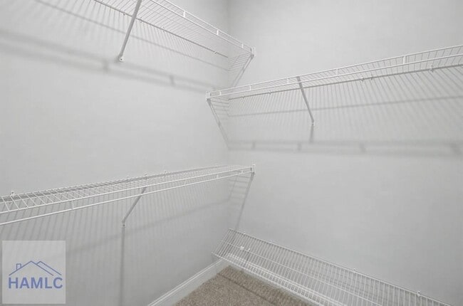 Building Photo - 20 Fuller Wy NE