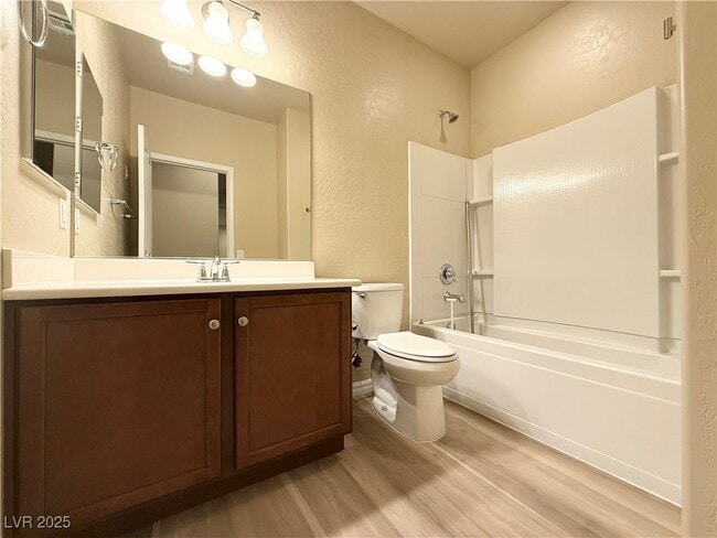 Building Photo - 2600 Bechamel Pl