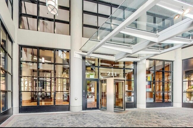 Building Photo - 211 E Ohio St