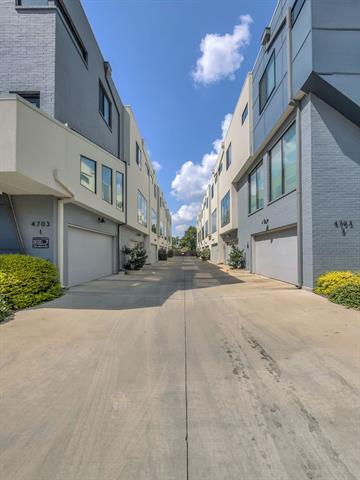 Building Photo - 4703 Munger Ave