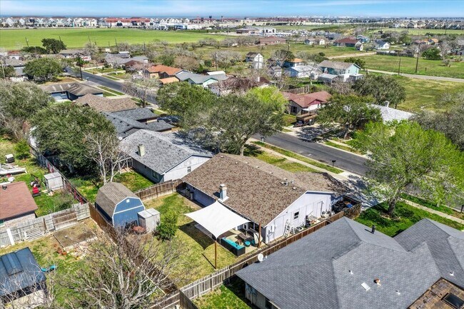 Building Photo - 1749 Dawn Breeze Dr