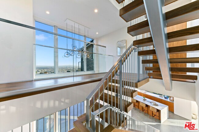 Building Photo - 2020 Cyprean Dr