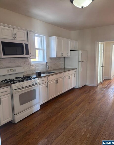 Building Photo - 467 Washington Ave