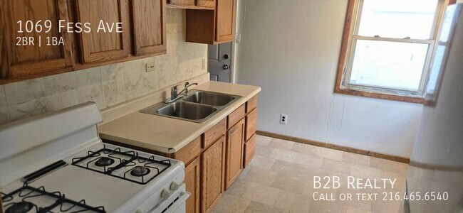 Building Photo - 1069 Fess Ave