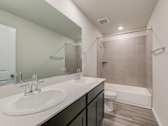 Building Photo - 109 Capella Wy