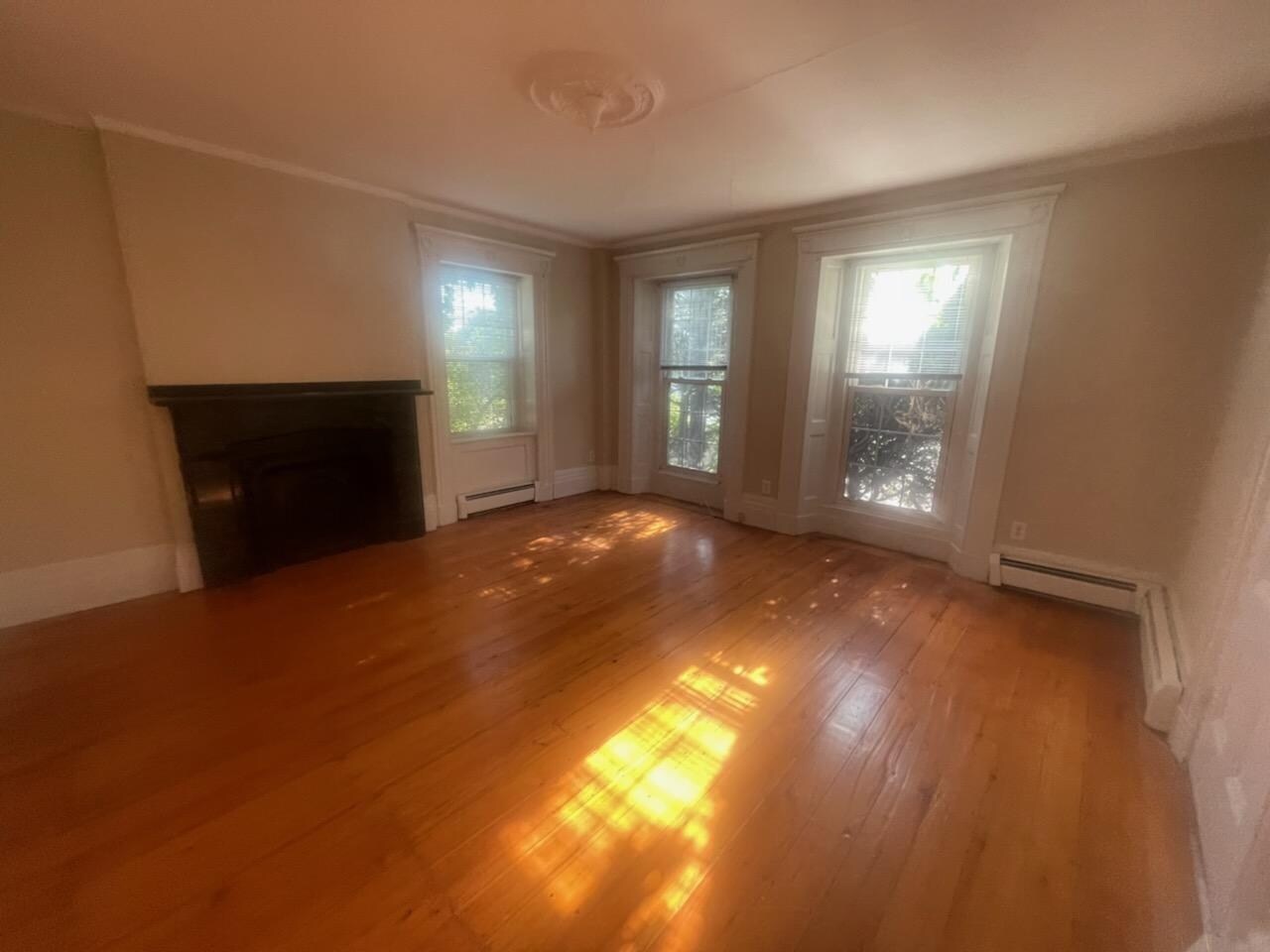 Building Photo - 239 S Main St