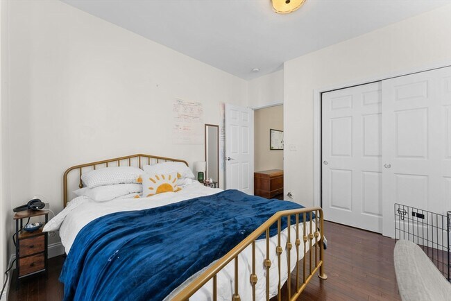 Building Photo - 6 W Cottage St