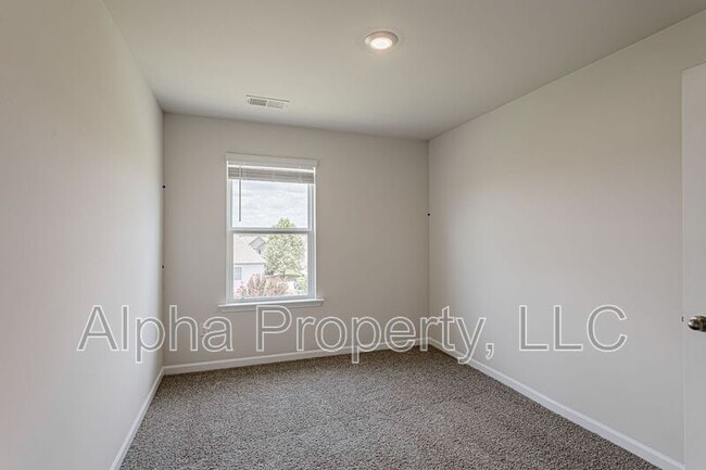 Building Photo - 766 Embark Cir