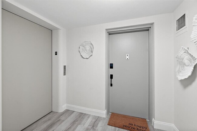 Building Photo - 1601 N Central Ave