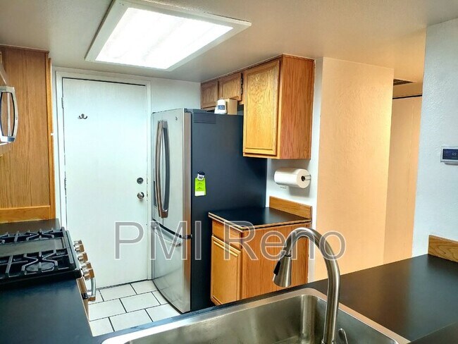 Building Photo - 3042 Chilcoot Dr