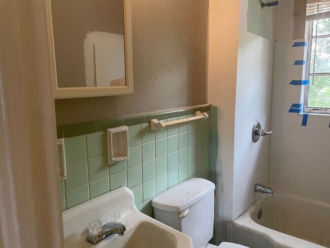 Building Photo - 157-159 Hubbard