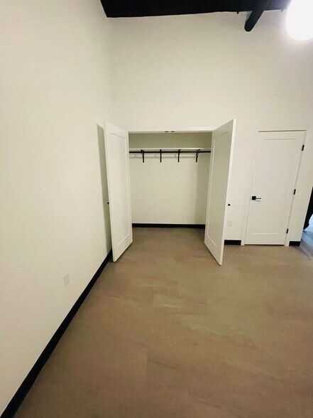 Building Photo - 480 Myrtle St