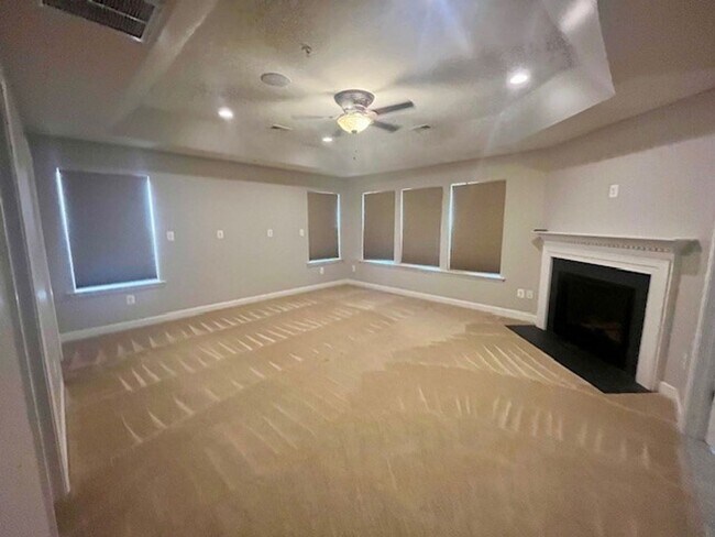 Building Photo - THREE LEVELS OF LUXURY