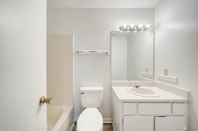 Building Photo - 3722 Burnham Way