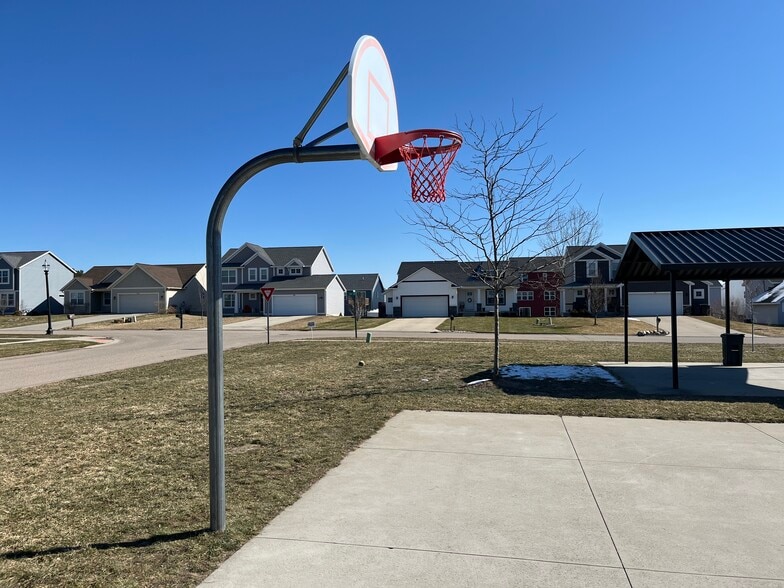 Building Photo - 3865 Elm Ridge Dr