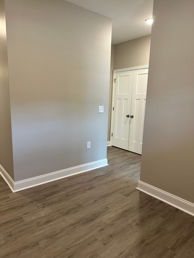 Building Photo - 2766 Cedrus Ave