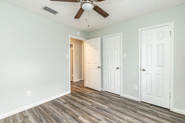 Building Photo - 2/2 in Frenship Schools. LOCATION! 1/2 off first months rent!