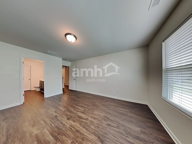 Building Photo - 5306 Ian Dr