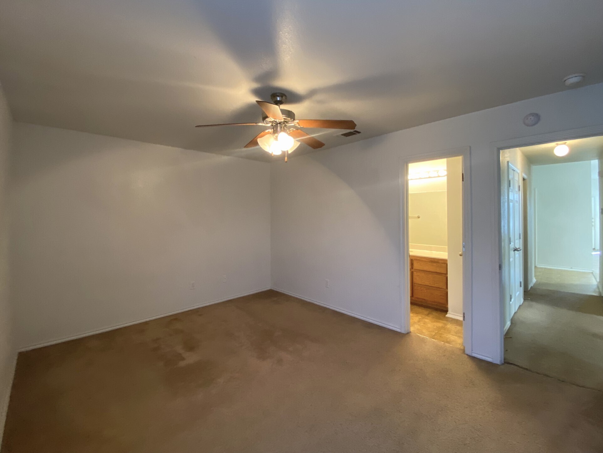 Building Photo - 2912 Ashley Dr