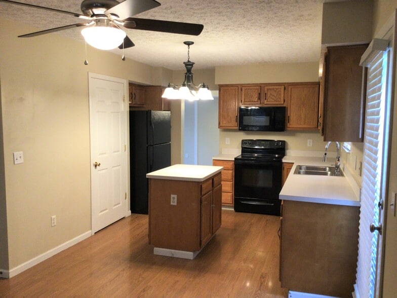 Building Photo - 1543 Windsong Dr